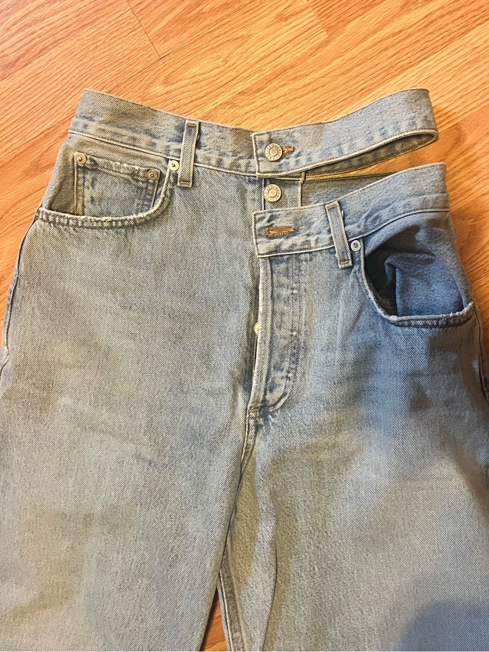 Agolde women’s light broken waistband jeans